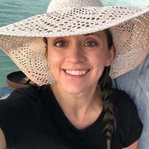 Meet your Posher, Alicia